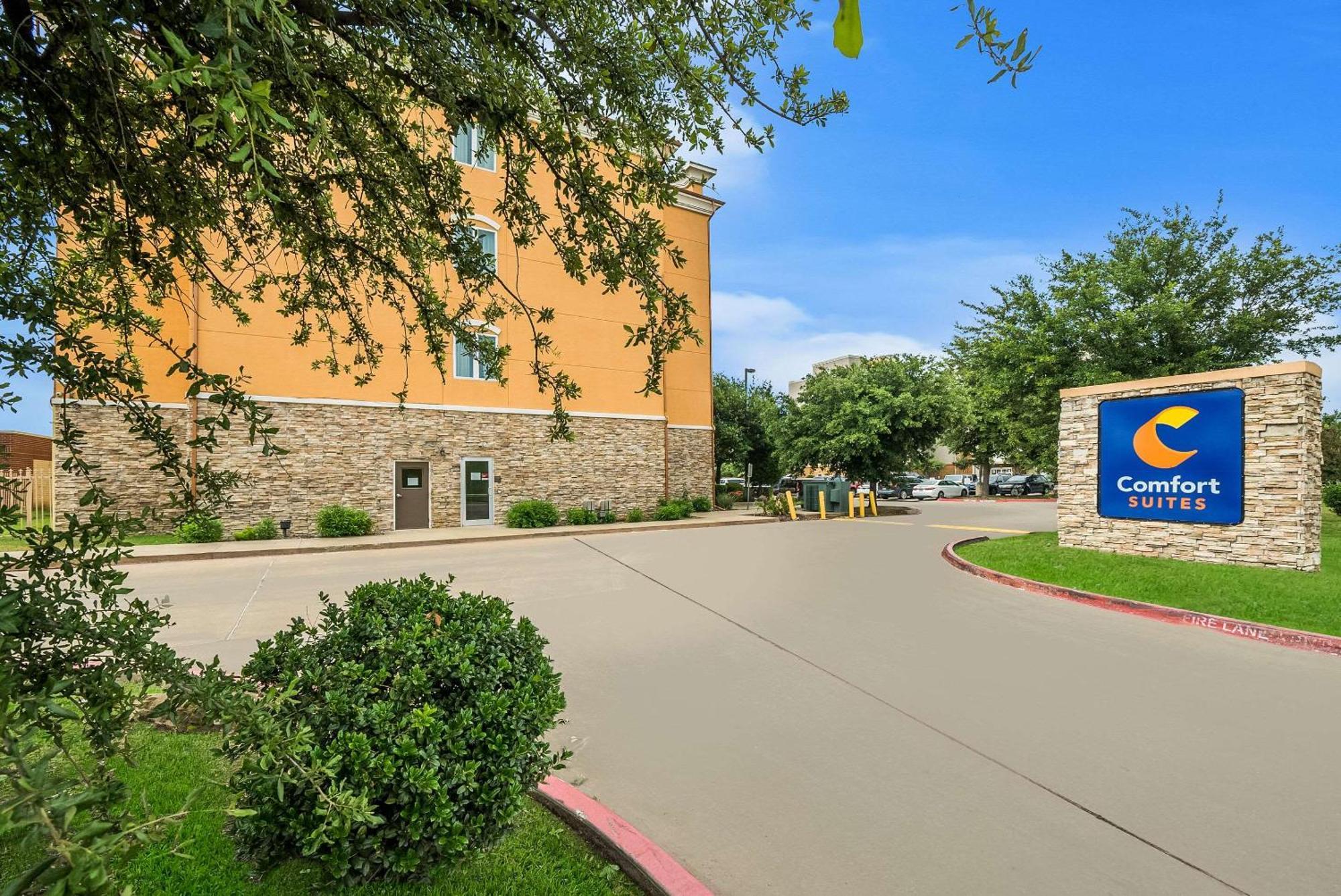 Comfort - Dallas North Hotel 2*