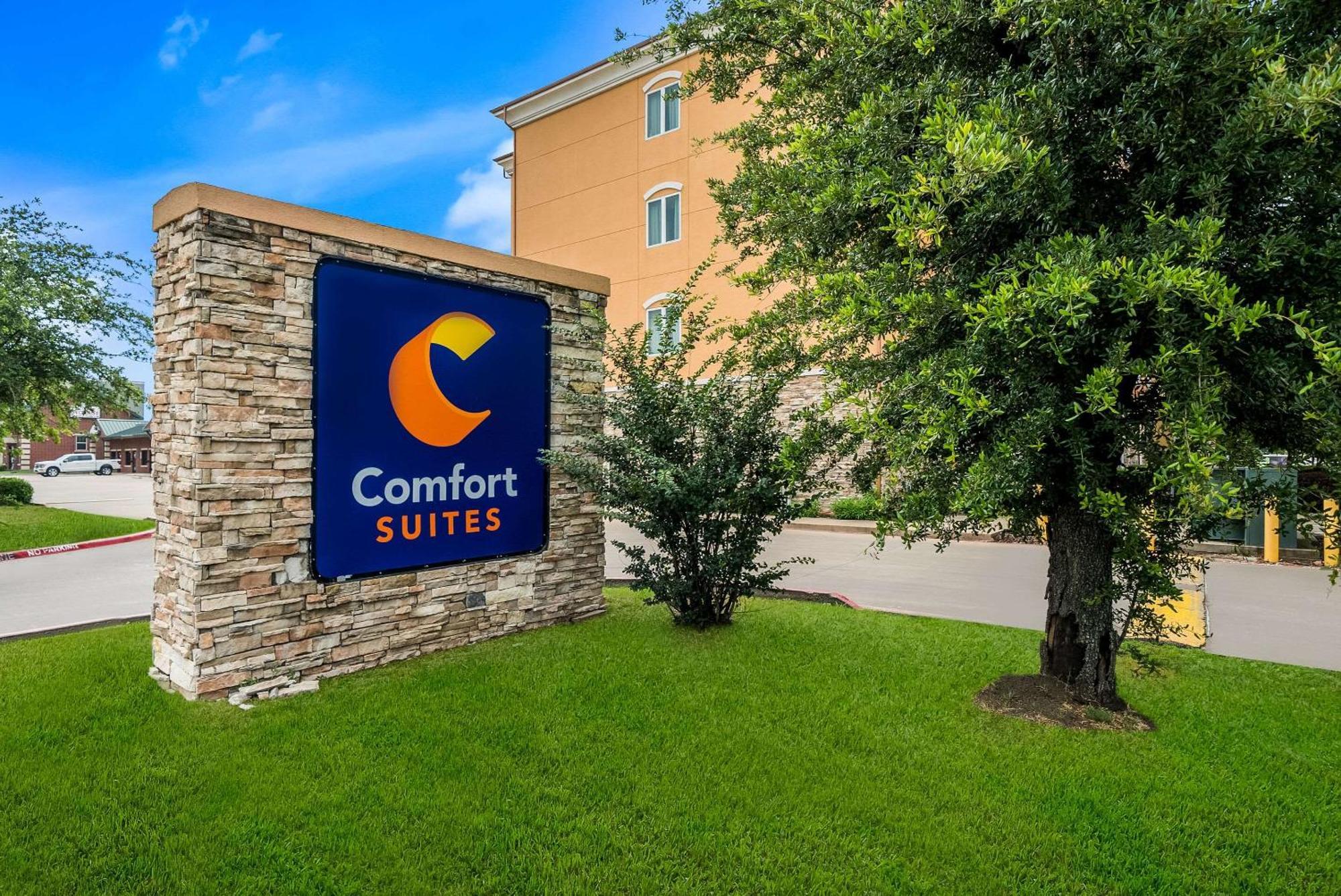 Comfort - Dallas North Hotel 2*