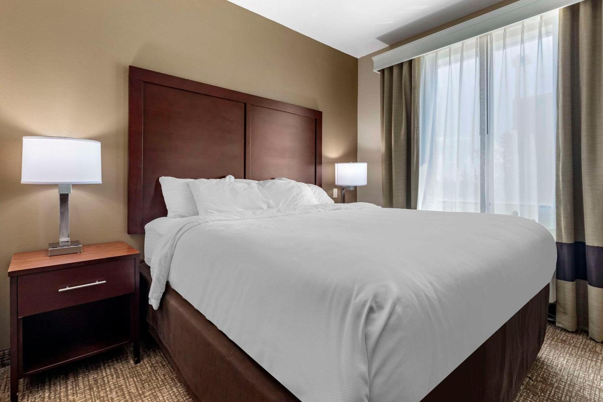 Comfort - Dallas North 2*