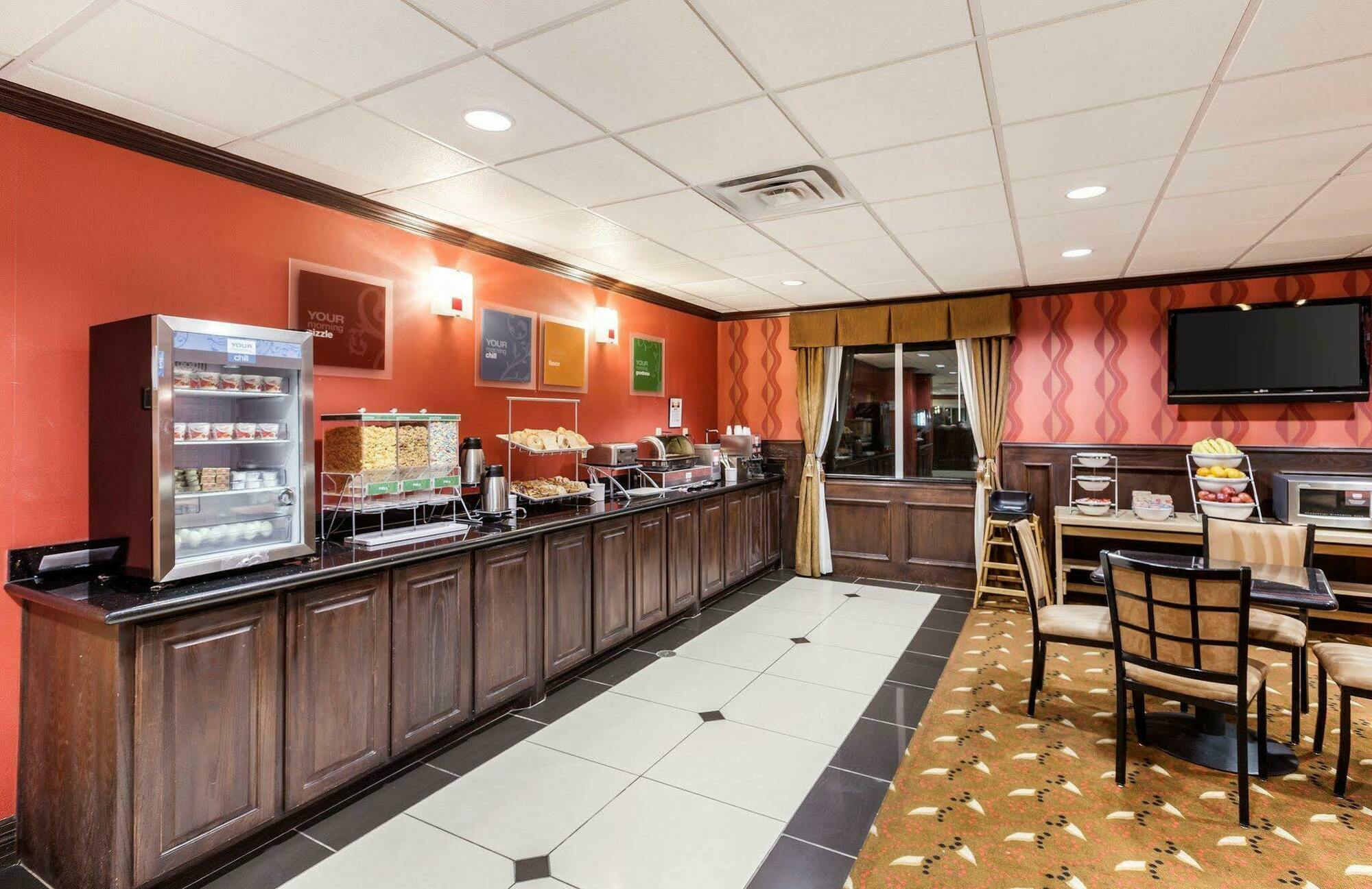 Comfort - Dallas North Hotel 2*